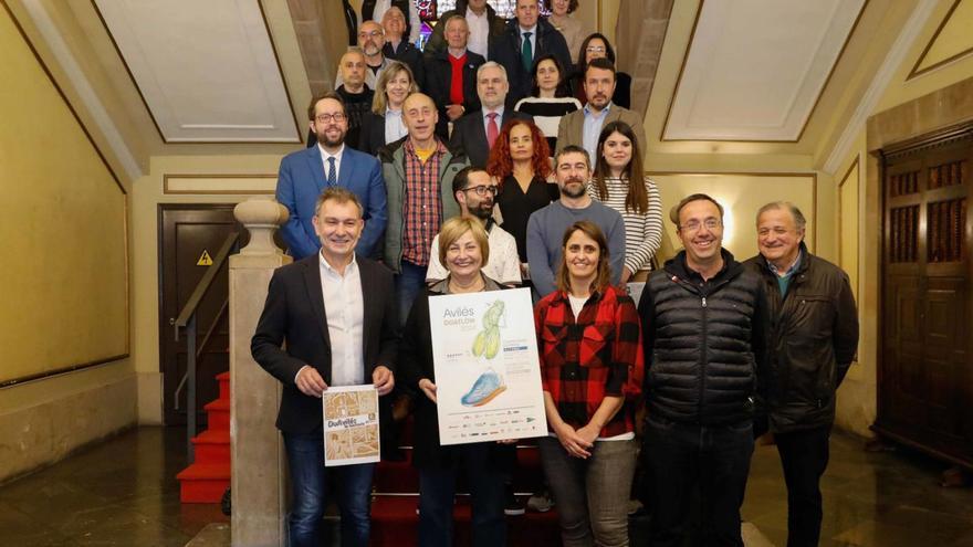 Foto de familia en la presentación de los Campeonatos de España de Duatlón  | Mara VIllamuza