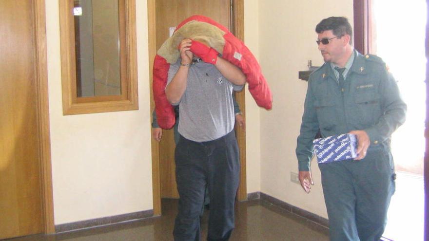 Imagen del hombre acusado de querer volar la discoteca Evento con una bombona de butano, en el año 2004.
