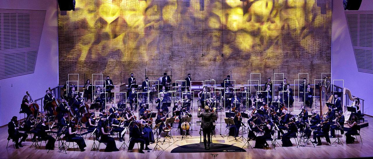 La orquesta ADDA Simfònica, creada en 2018, en una de sus recientes actuaciones en el ADDA de Alicante. | PEPE OLIVER
