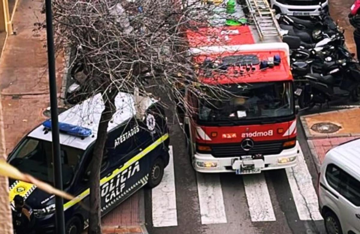 Vehículos de policía y de bomberos, en la emergencia de ayer