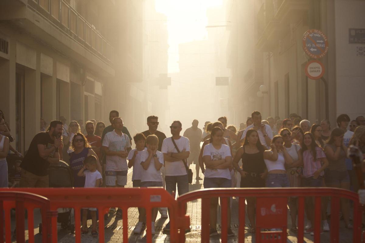 La ‘trabucà’ de las comparsas cristianas reconquista la Torre de Torrent