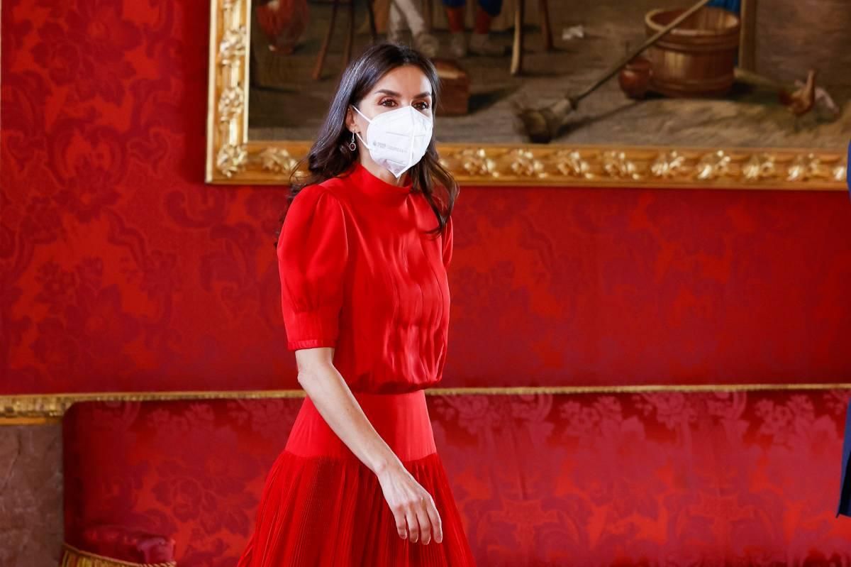 La reina Letizia con un vestido de la reina Sofía en el almuerzo ofrecido en honor al presidente de Costa Rica