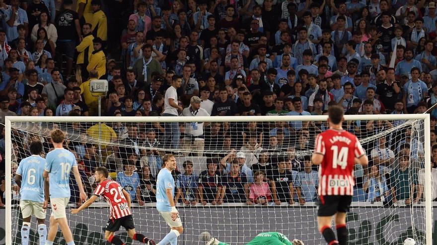El Celta dilapida en casa lo que gana fuera