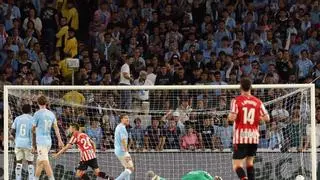 El Celta dilapida en casa lo que gana fuera