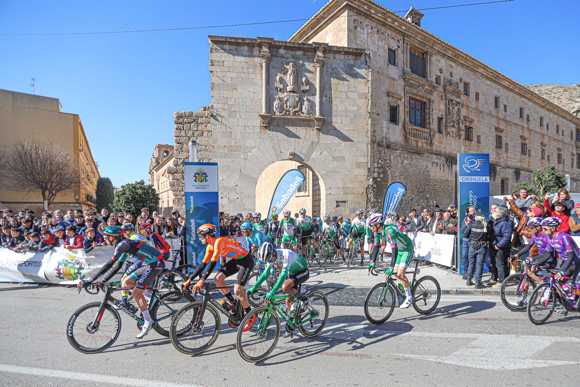 Salida de la 74 Vuelta Ciclista a la Comunidad Valenciana desde Orihuela