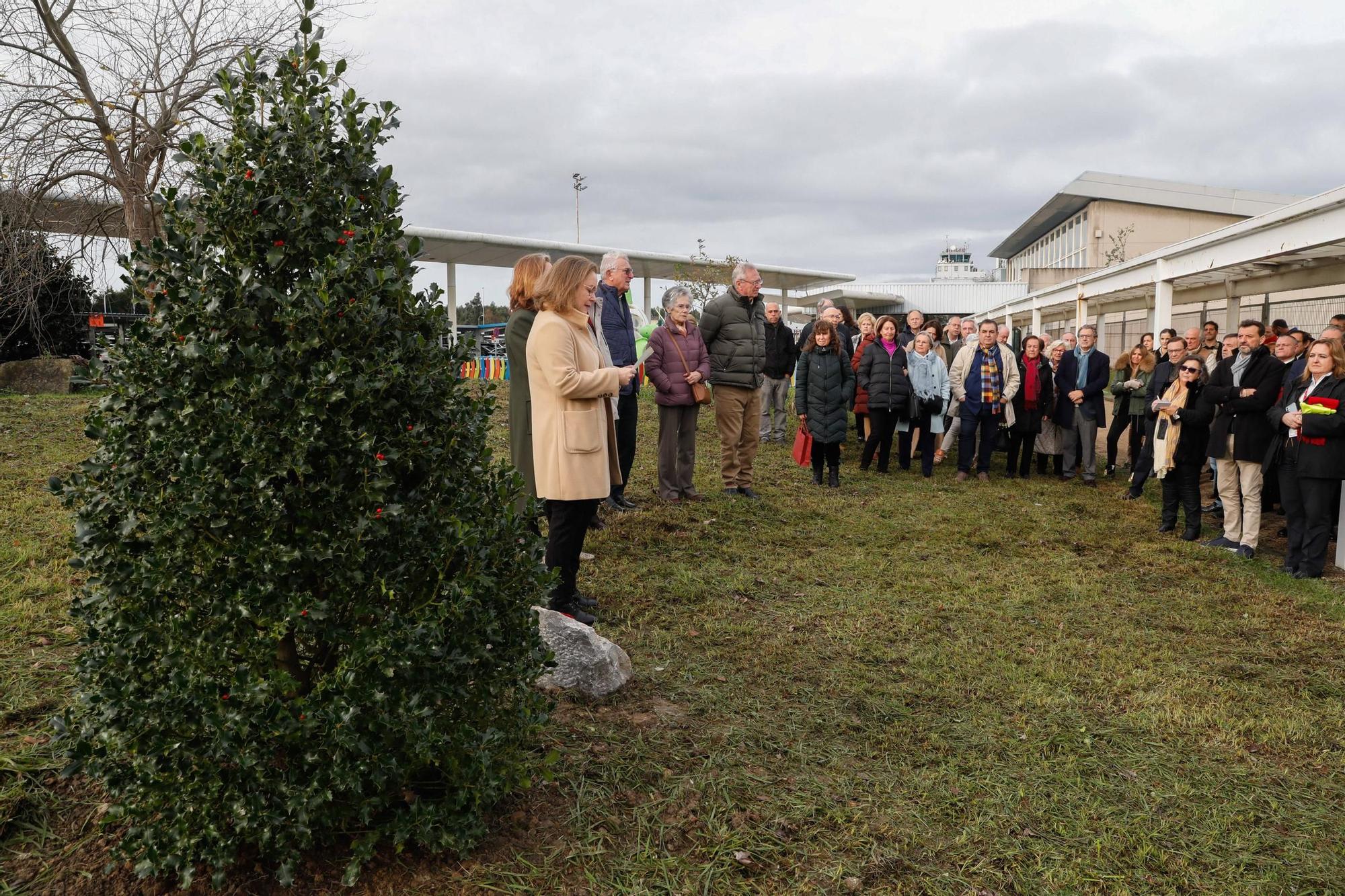 EN IMÁGENES: El homenaje a "Angelín, el de Iberia" en el aeropuerto de Asturias