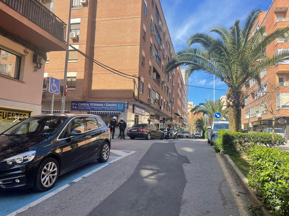 Policías en la calle Antonio Silva.