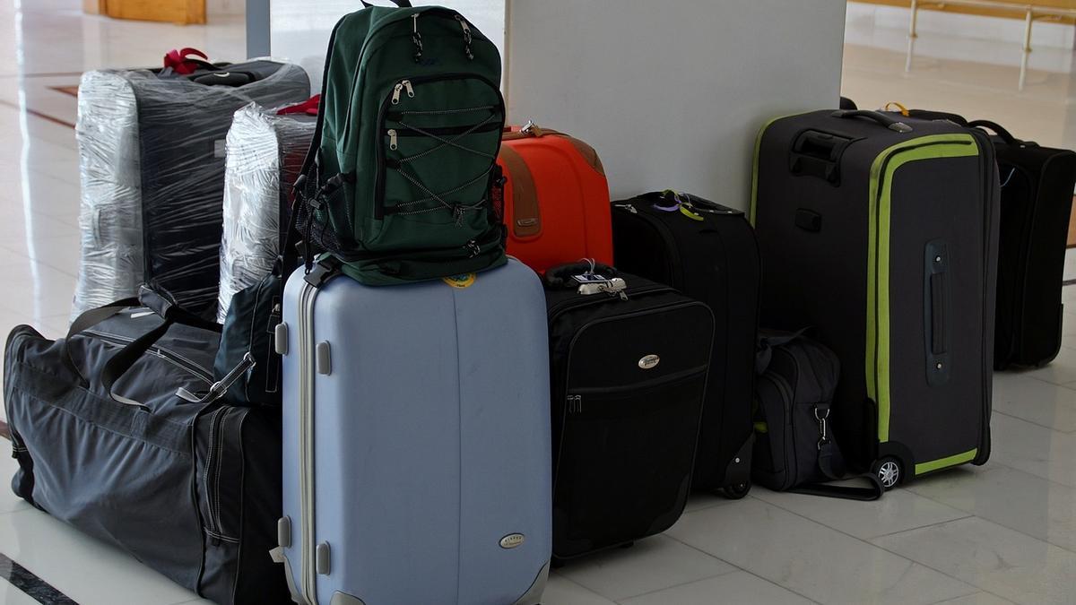 La 'mochila Ryanair': es la que necesitas para viajar con mucho equipaje y no pagar maleta de mano