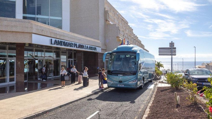 Landmar Hotels establece dos rutas de guaguas para 75 empleados