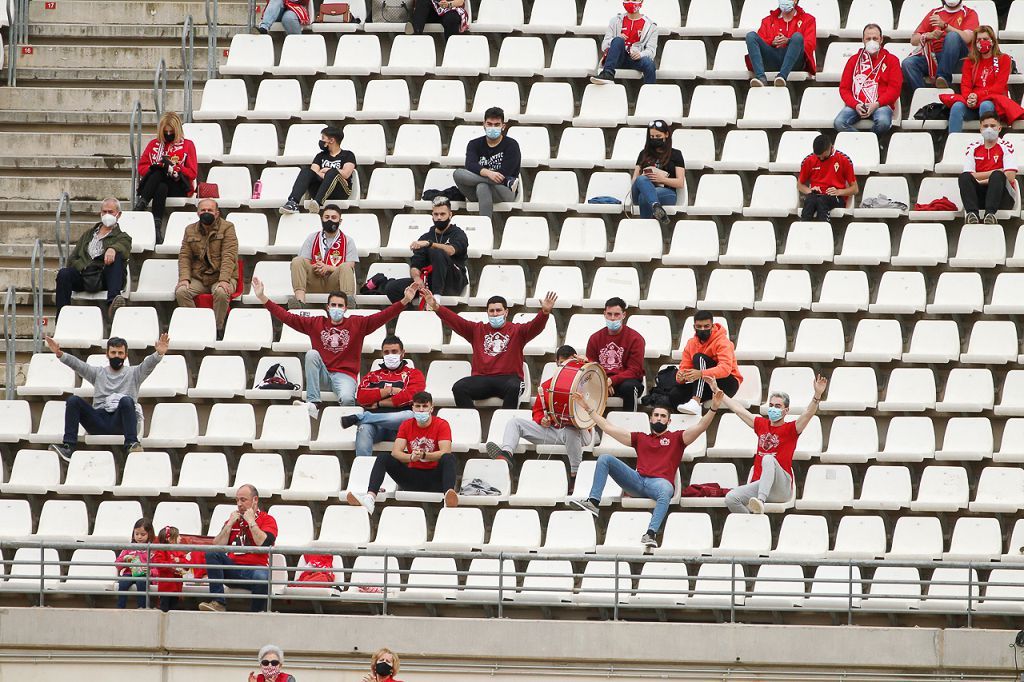 El Real Murcia no levanta cabeza (0-0)