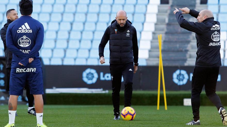 Miguel Cardoso en el entrenamiento del Celta // Alba Villar