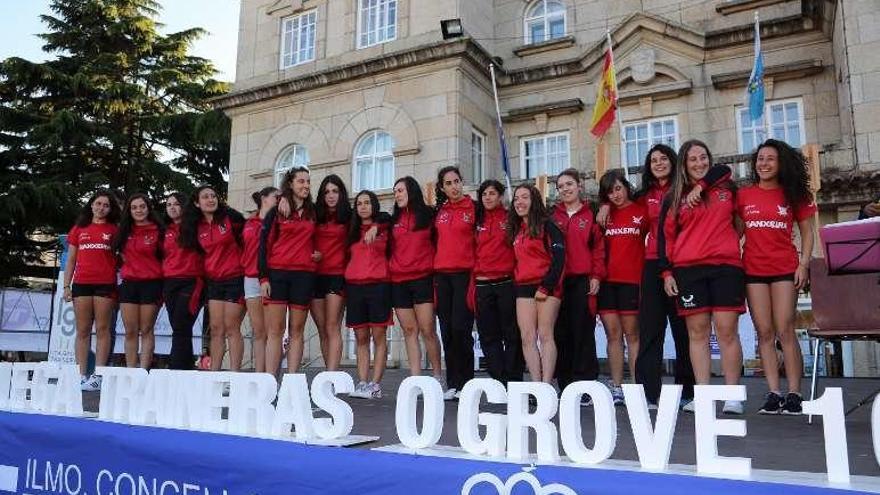 Cabo de Cruz se sitúa como primer líder de la Liga Femenina. // Muñiz