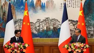 Francia pide a China mandar un "mensaje claro" a Rusia para negociar la paz con Ucrania