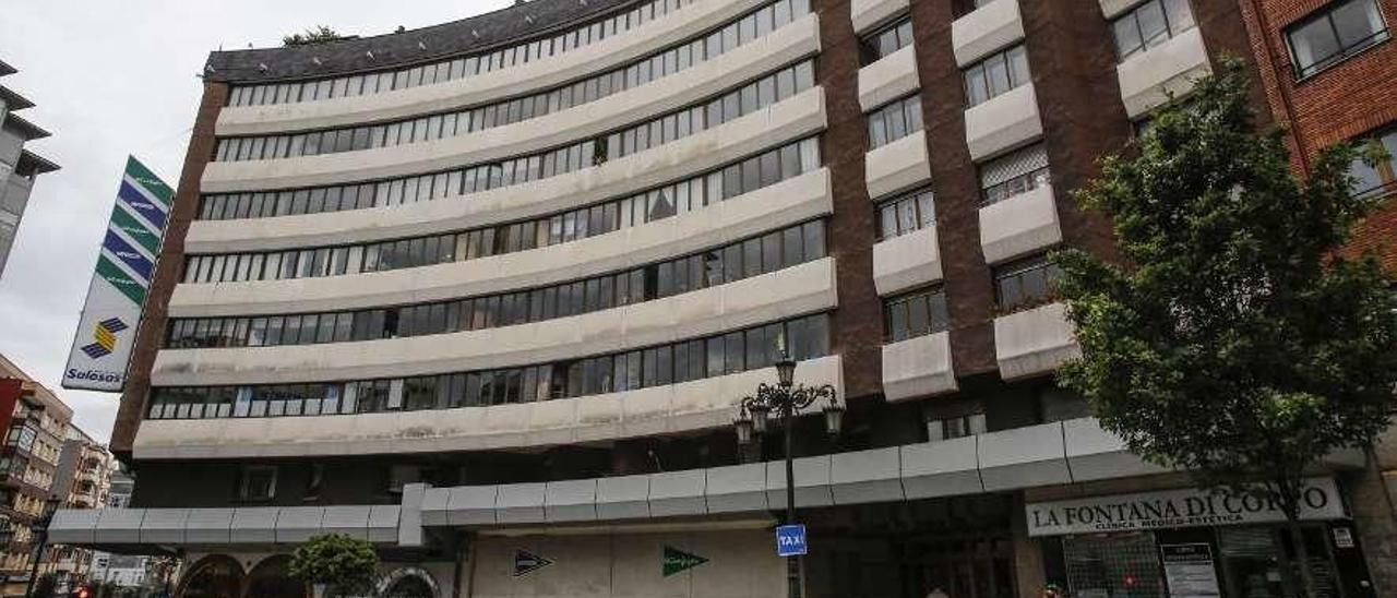 El edificio en el que tuvo lugar el asesinato de José Manuel Fernández.