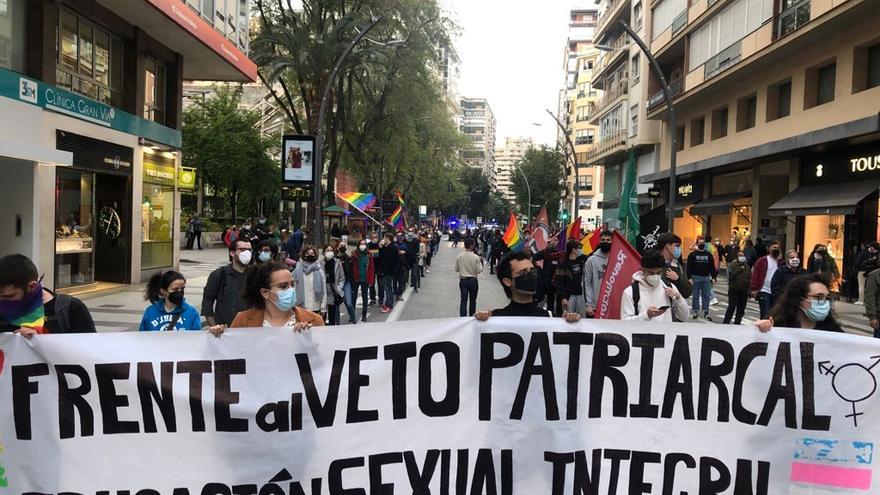 Más de un centenar de personas reclaman educación sexual frente al pin parental en Murcia