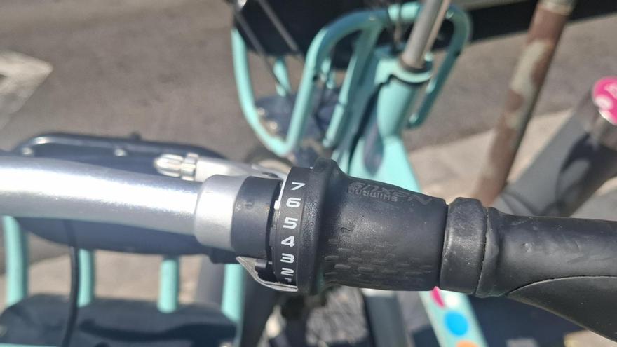 BiciPalma, un servicio que oficialmente "funciona muy bien", pero está lleno de bicicletas rotas y anclajes inservibles: "Ha muerto de éxito"