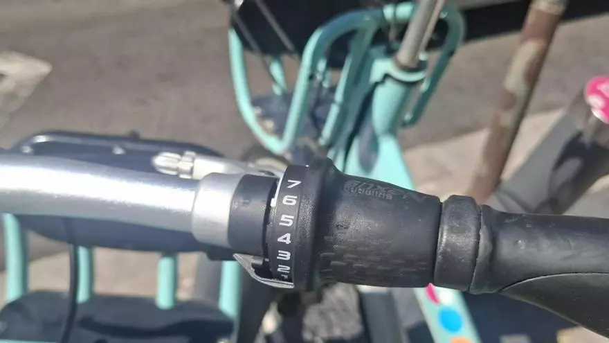 BiciPalma, un servicio que oficialmente "funciona muy bien", pero está lleno de bicicletas rotas y anclajes inservibles: "Ha muerto de éxito"