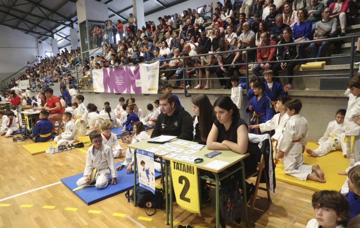 Las gradas del Multiusos se llenaron para la ocasión. | NOÉ PARGA