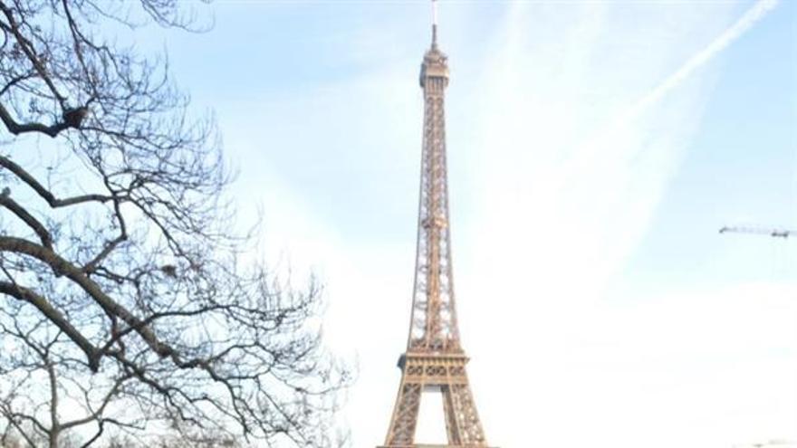 Foto en París de Aurora Umpiérrez, promotora turística de Fuerteventura en Francia, cedida por su protagonista.