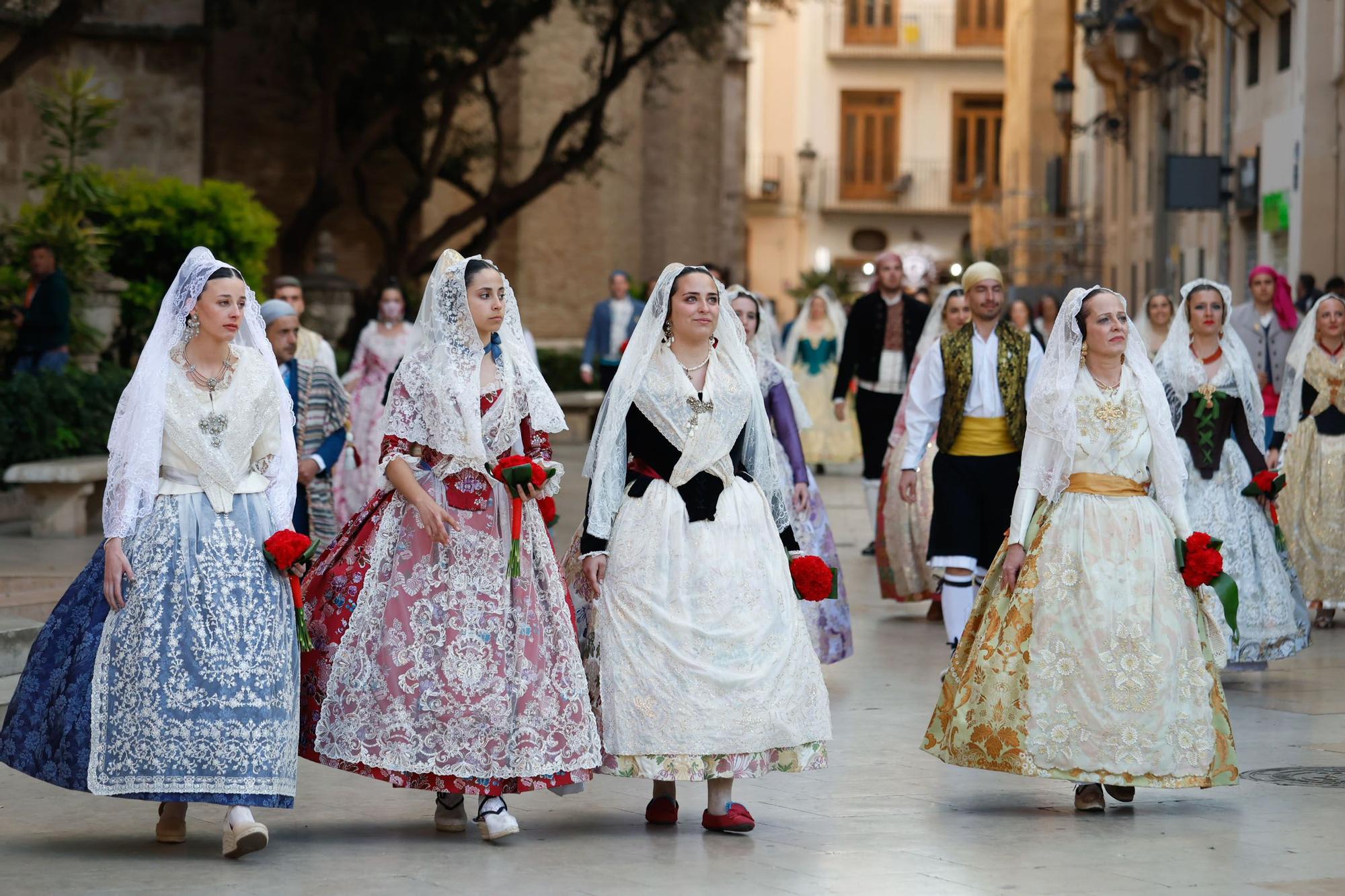 Búscate en el primer día de la Ofrenda en la calle San Vicente entre las 18:00 y las 19:00