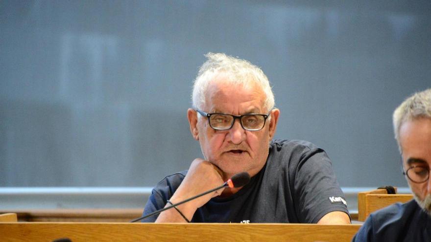 Eugenio González niega que haya racismo en sus palabras durante el pleno de Cangas