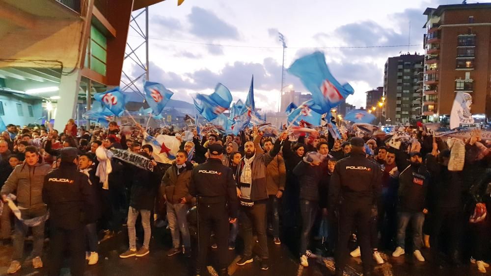 La afición apoyó al equipo antes del partido para darle un empujón fuera del descenso