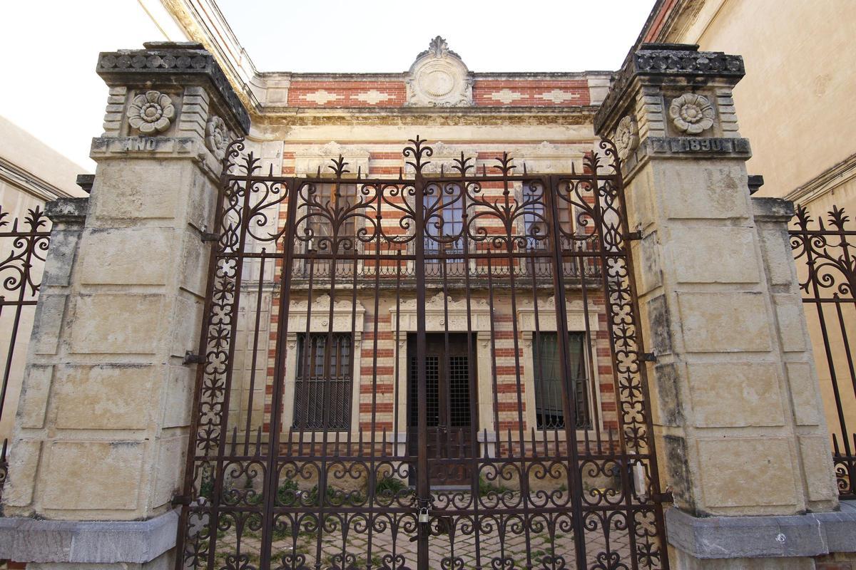 Antiguo palacete de Los Burgos.