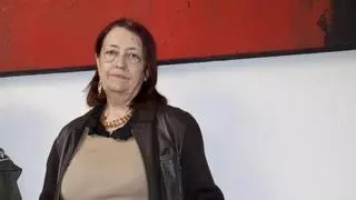 La novela cumbre de Carmen Gómez Ojea, "Cantiga de agüero", regresa a Gijón en forma de reedición: "Es fascinante; la hace especial el estilo de la autora"