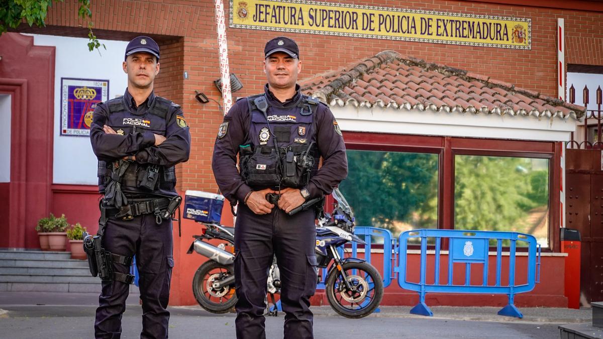 Los policías Borja Carrasco y Alfonso Chivo.