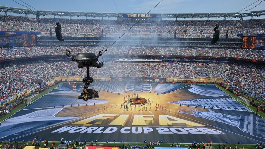 La metamorfosis comercial del fútbol que viene: pausas de hidratación en un producto industrializado