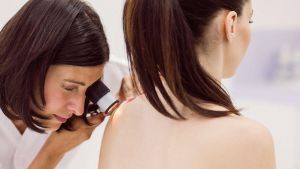 Identifican varias proteínas implicadas en la progresión del melanoma.