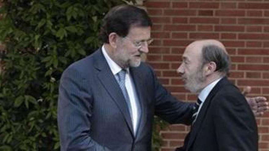 Rajoy y Rubalcaba confirman su deseo de renovar el Constitucional