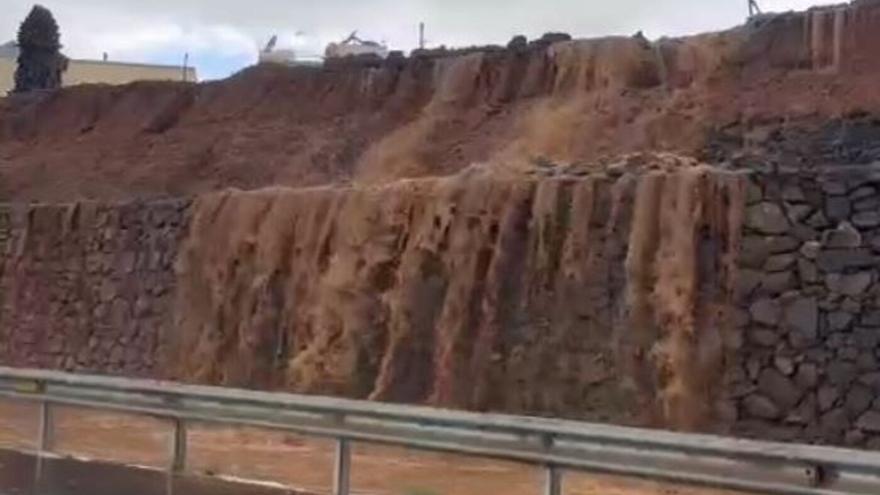 Así ha sido el desastre que han causado las lluvias en Arrecife