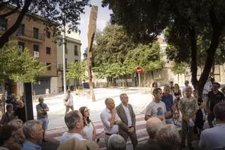 L'escultura que parla: S'inaugura la "Metralla" que recorda els morts manresans de la Guerra Civil