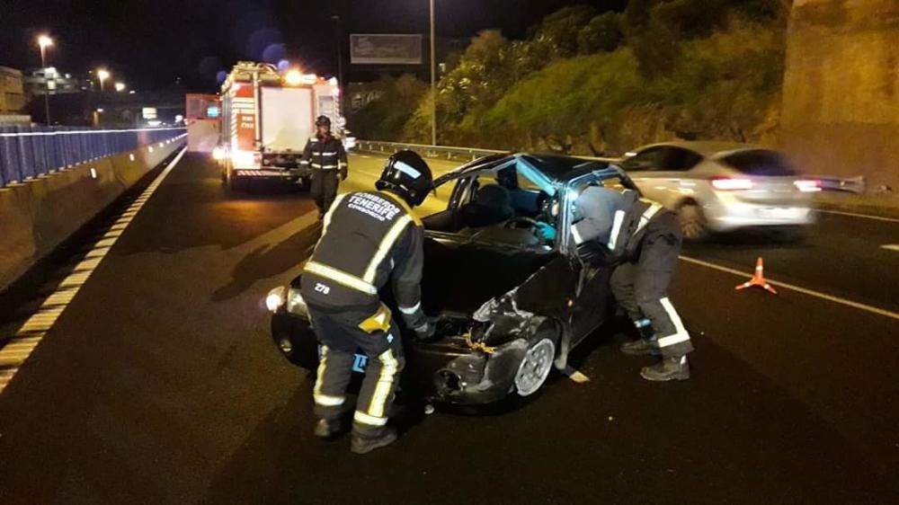 Una colisión frontal en Tenerife se salda con tres heridos graves