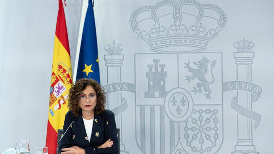 La ministra María Jesús Montero durant la roda de premsa