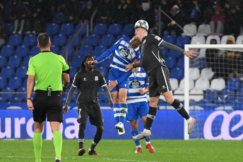 El Dépor empata en Riazor con el Alcorcón