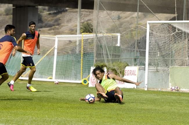 ENTRENAMIENTO DE LA UD LAS PALMAS Y ENTREVISTGA ...