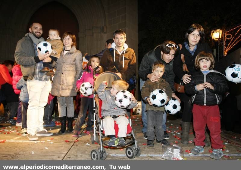 GALERIA DE IMÁGENES - Miles de niños disfrutan de la gran fiesta del Cartero Real