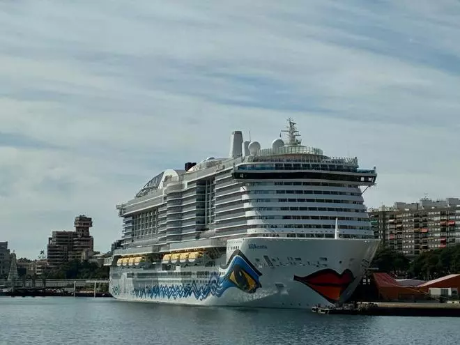 Cruceros en el puerto de Santa Cruz de Tenerife