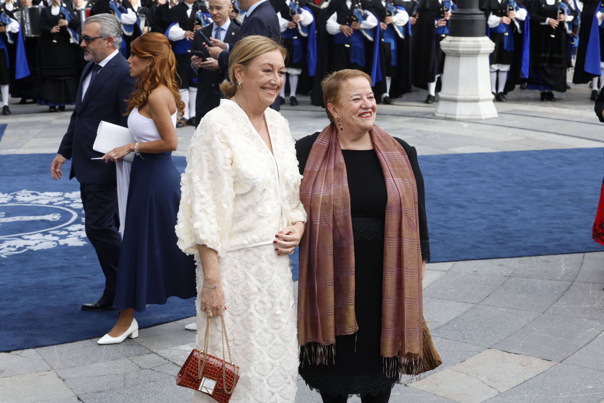 Así fue la llegada de los invitados a los premios "Princesa de Asturias" y su paso por la alfombra azul