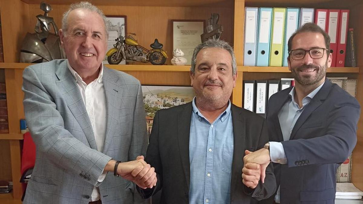 Antonio Souviron, Andrés Jiménez y Jeffrey Taylor, en la presentación de la candidatura.