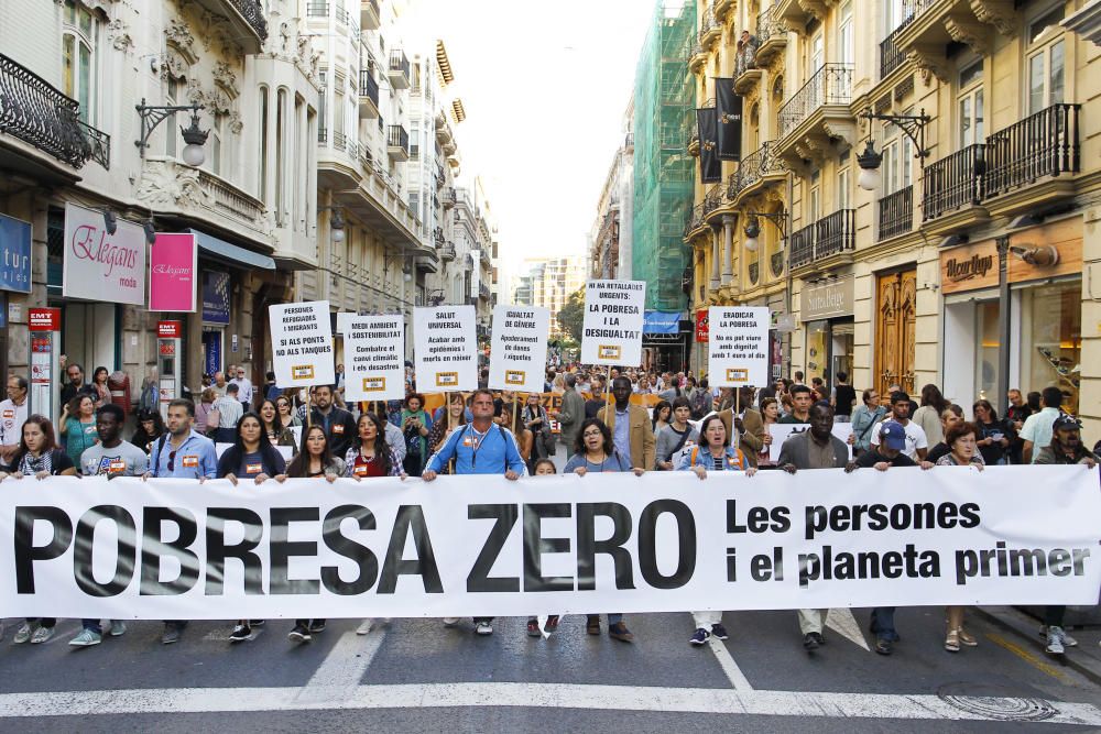 Manifestación de la plataforma Pobreza Cero en Valencia