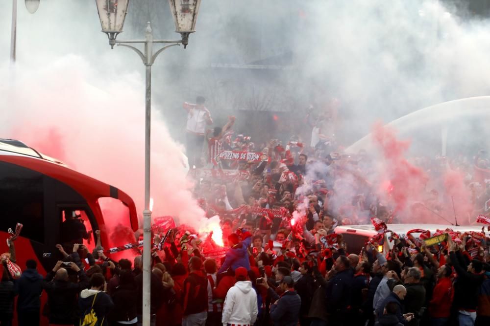 Derbi asturiano: Llegada de aficionados y los autobuses de los equipos a El Molinón