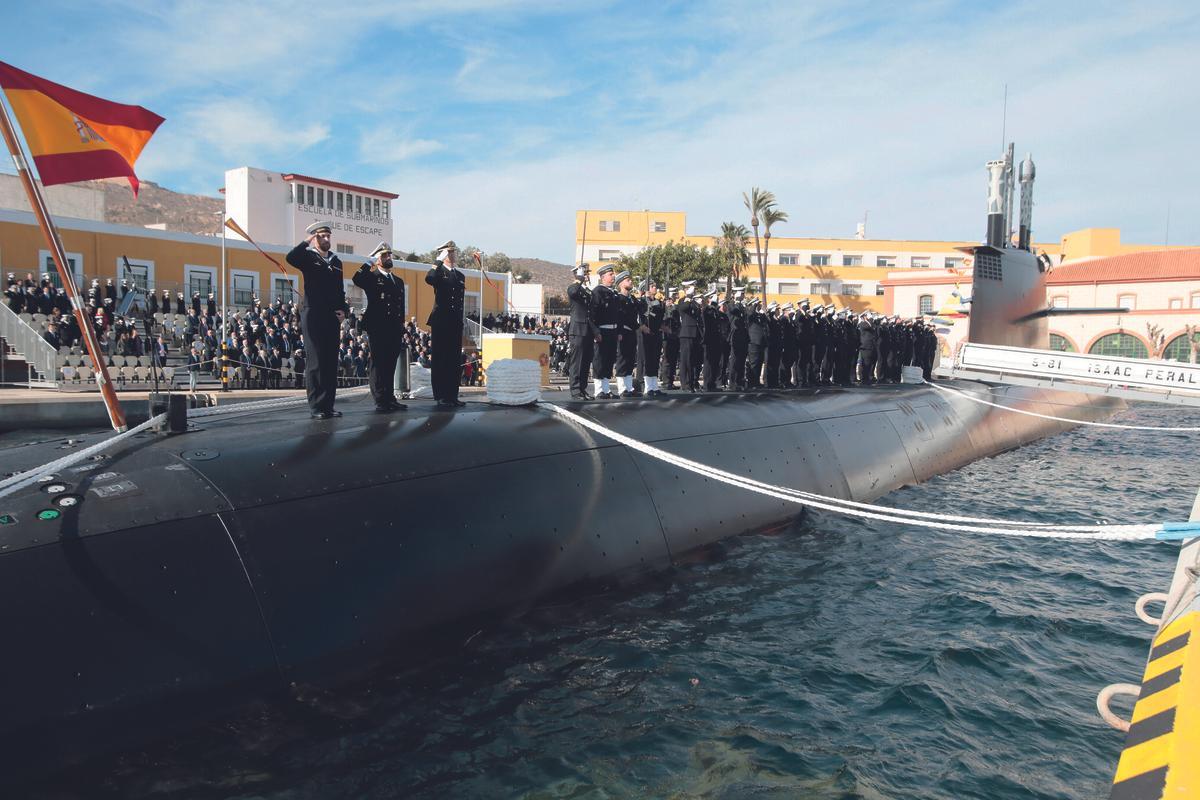 Los expertos de la Armada creen que la acción de los satélites transparentando el campo de batalla naval aumentará el protagonismo del submarino. En la imagen, entrega del S81 Isaac Peral, en octubre de 2024