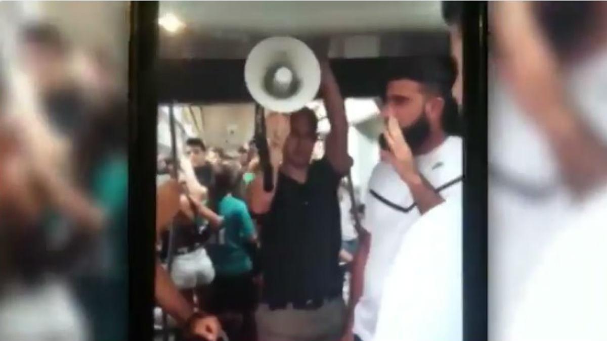 Captura de uno de los vídeos difundidos en las redes sobre el pánico en el metro de València.