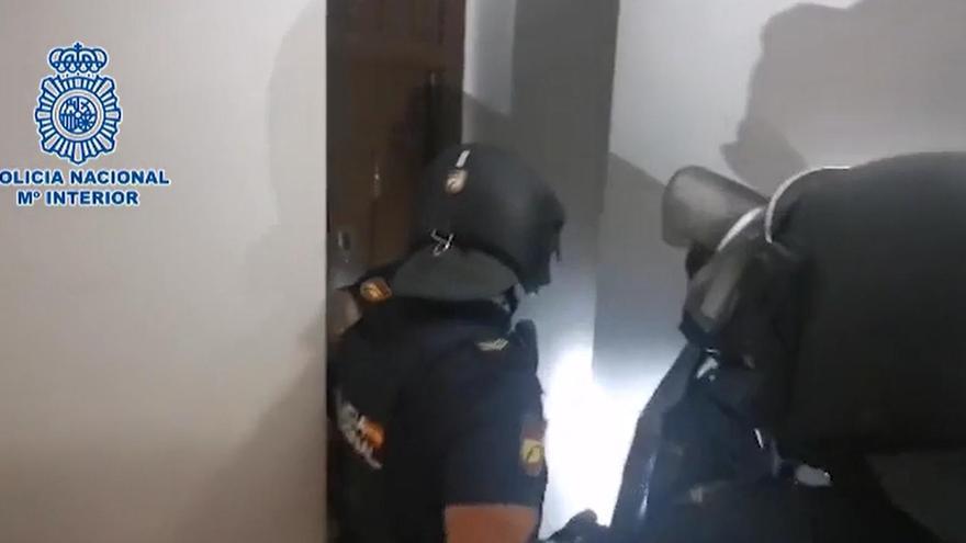 Detenidos 7 trinitarios por apuñalar a joven en un centro comercial de Madrid
