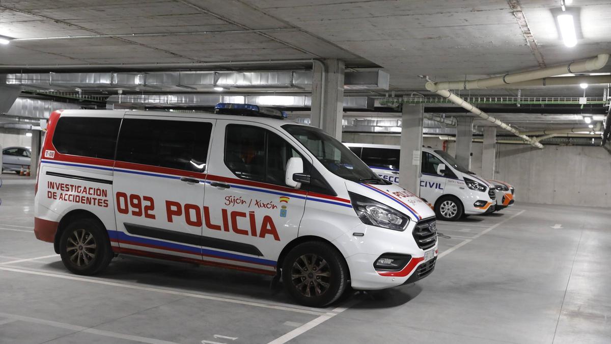 Un vehículo de la Policía Local de Gijón.