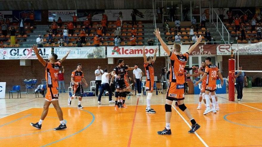 El CV Teruel impone su ley ante el Ibiza