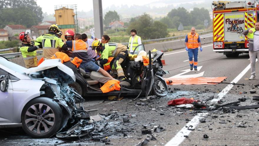 Tráfico investiga por qué entró en sentido contrario el conductor del accidente mortal en la Autovía do Salnés
